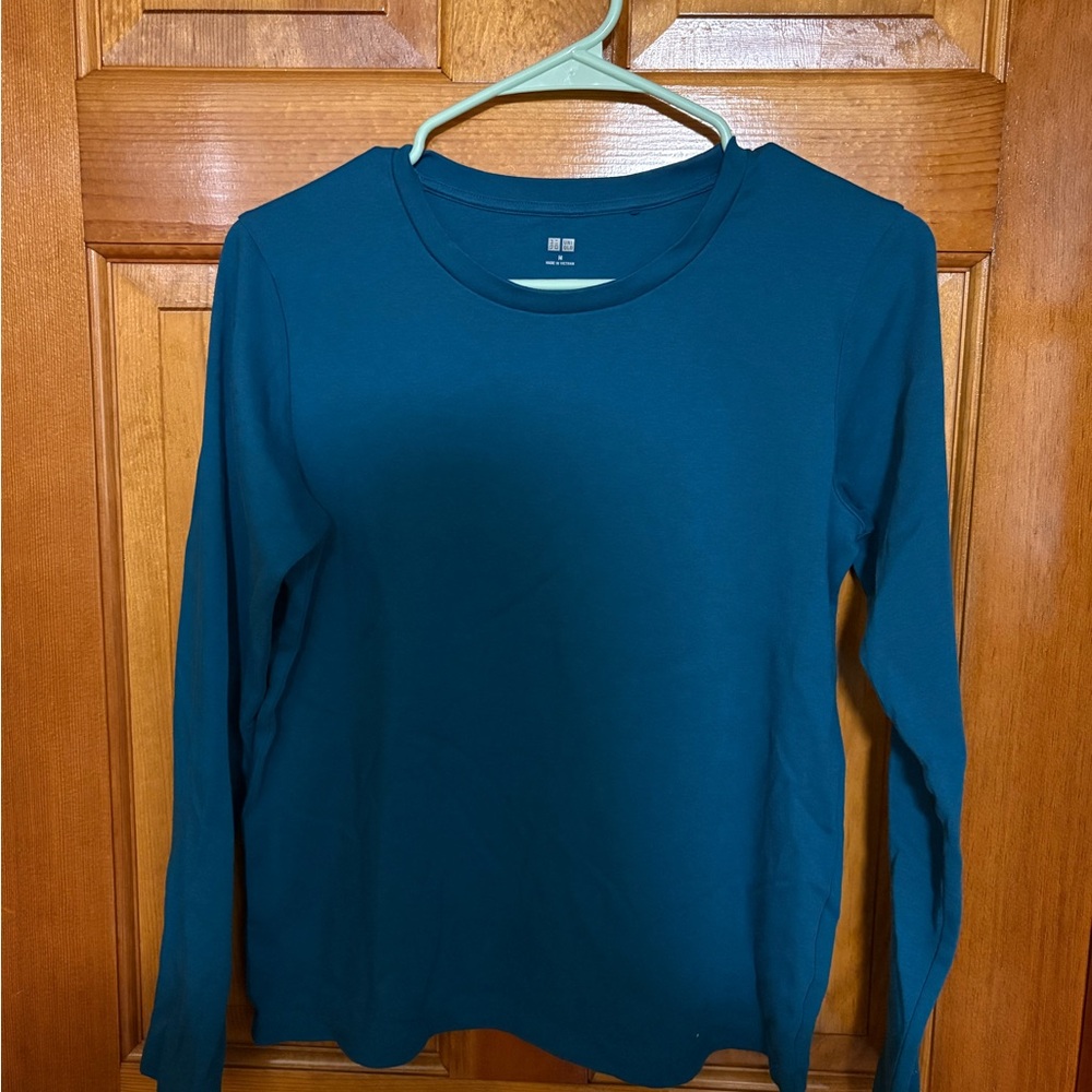 Uniqlo Women's Long Sleeve Tee - Teal